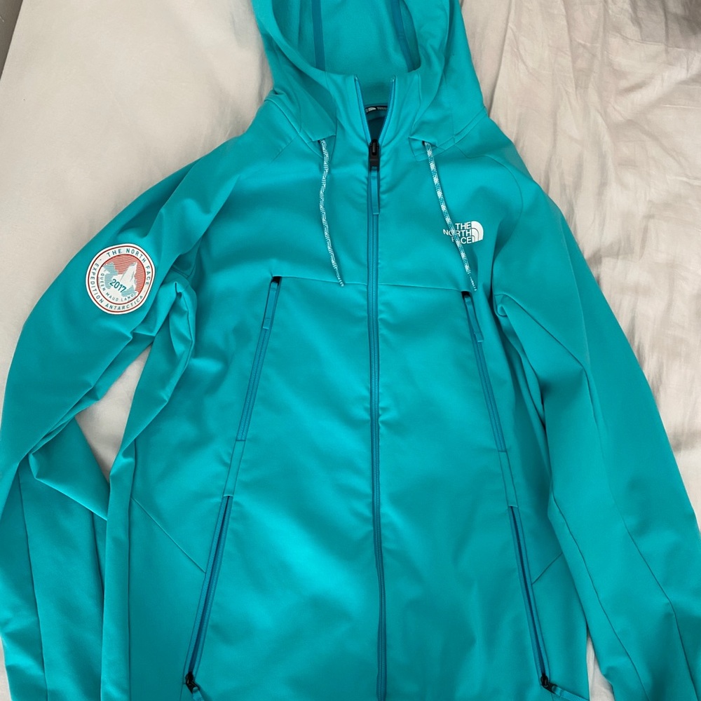 North Face Lightweight & Waterproof Jacket